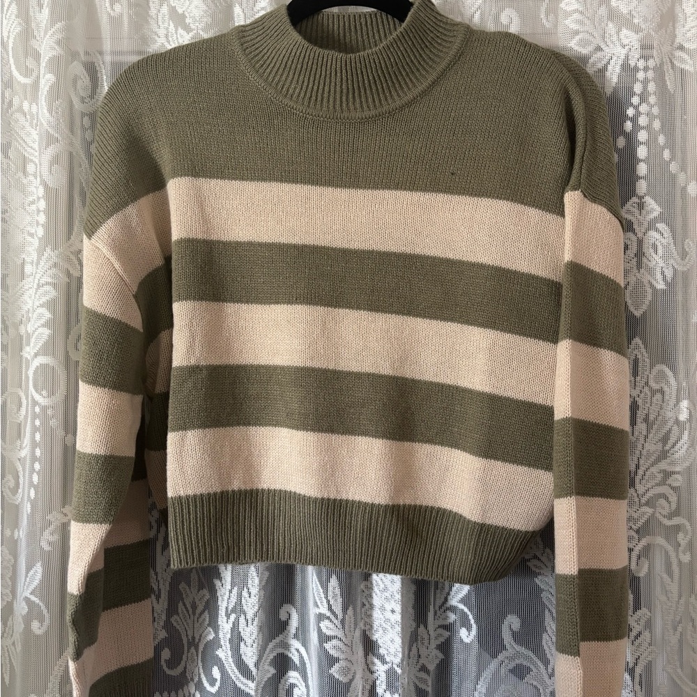 Green and Cream Cropped Striped H&M Sweater